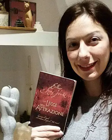 Reseña de “La ley de la atracción” de Esther y Jerry Hicks Reseña de “La ley de la atracción” de Esther y Jerry Hicks