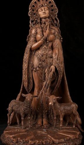 BRIGID: Diosa Madre Celta - Resina con acabado de madera ⋆ Jackalope celta