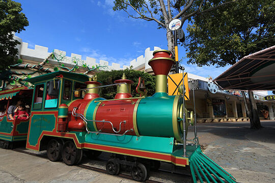 Soñar con un tren tren-turístico-del-mundo-de-los-sueños - Trazy Blog